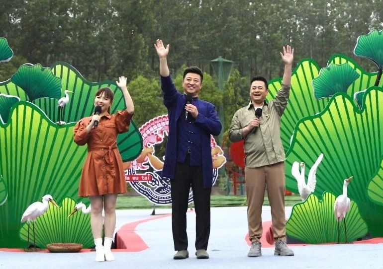 新浪最新消息，友情與家庭的溫馨日常時(shí)刻