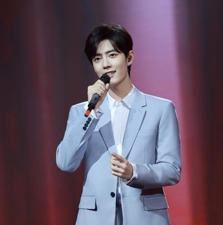 肖戰(zhàn)最新應(yīng)援點(diǎn)亮科技之光，新品璀璨，生活因你而精彩