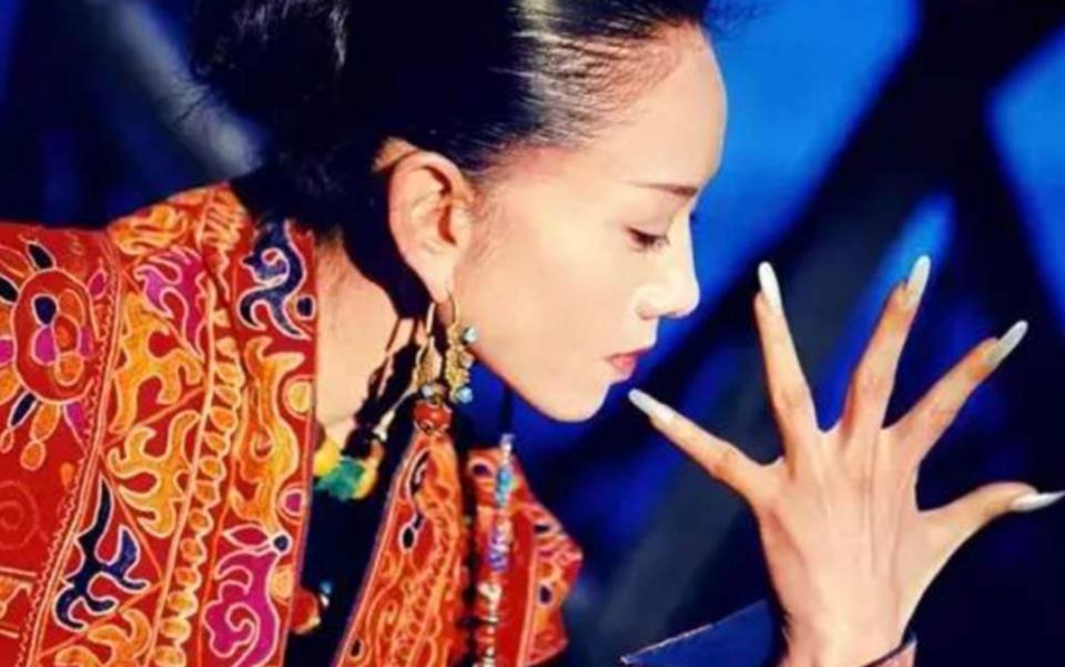 楊麗萍最新近照曝光，如何獲取并評(píng)價(jià)舞蹈巨星的最新照片？