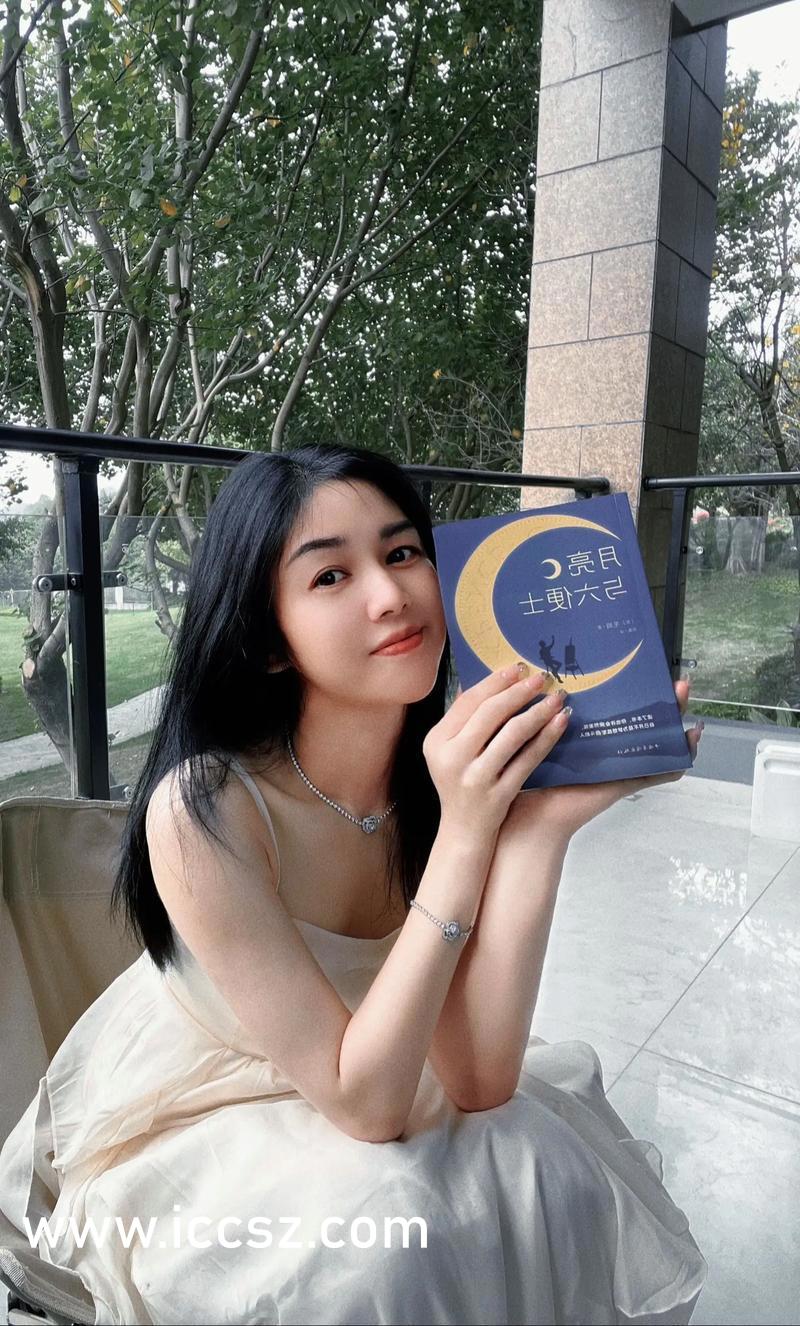 科技與藝術交融，動漫美女脫光衣服的全新體驗