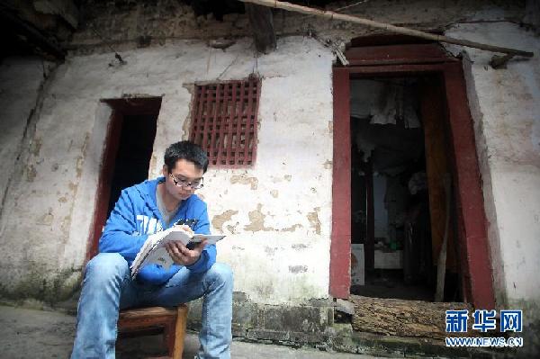 寒門(mén)才子新篇章，逆風(fēng)翱翔，勵(lì)志傳奇的書(shū)寫(xiě)